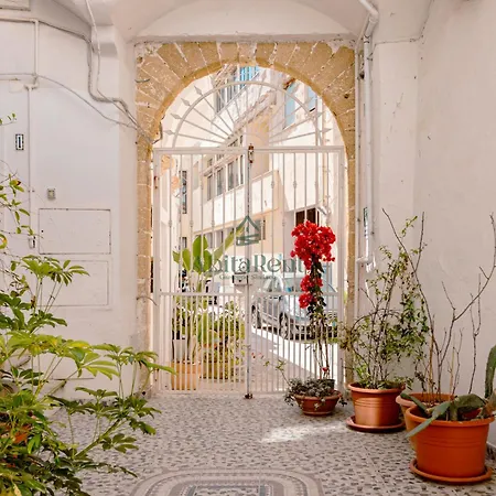 Palazzo Piccioli 3* غالّيبولي