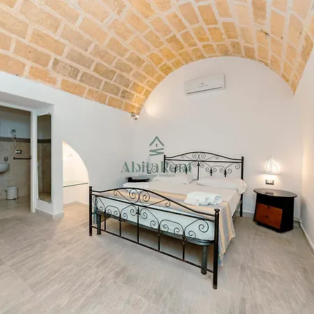 بيت ضيافة Palazzo Piccioli غالّيبولي