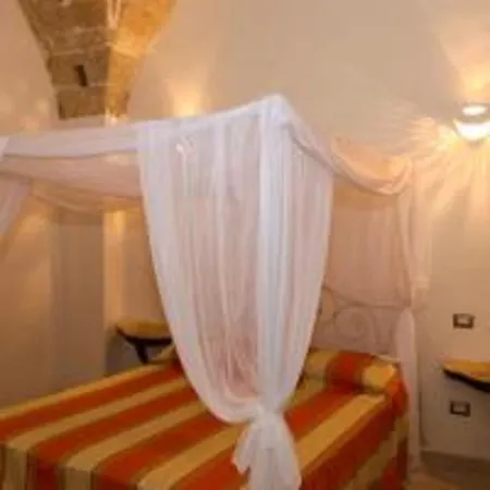 Palazzo Piccioli 招待所 3*