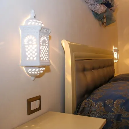 Palazzo Piccioli 招待所 3*