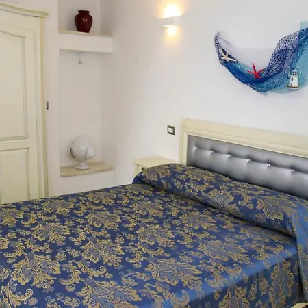 Palazzo Piccioli 招待所 3*