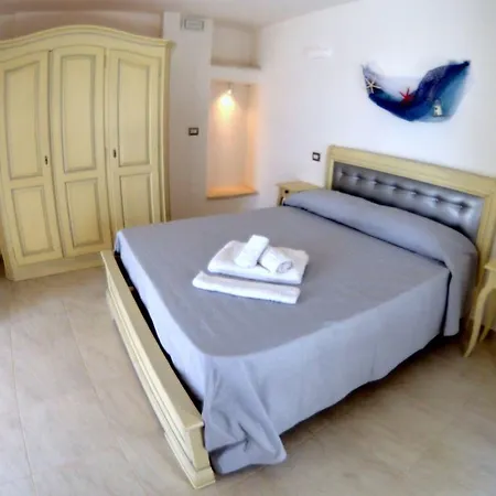 Palazzo Piccioli 招待所 3*